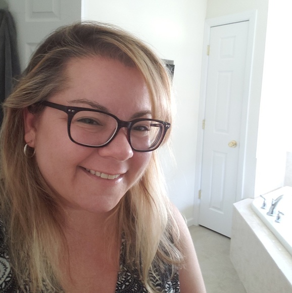 Meet your Posher, Meghan - Picture 2 of 2